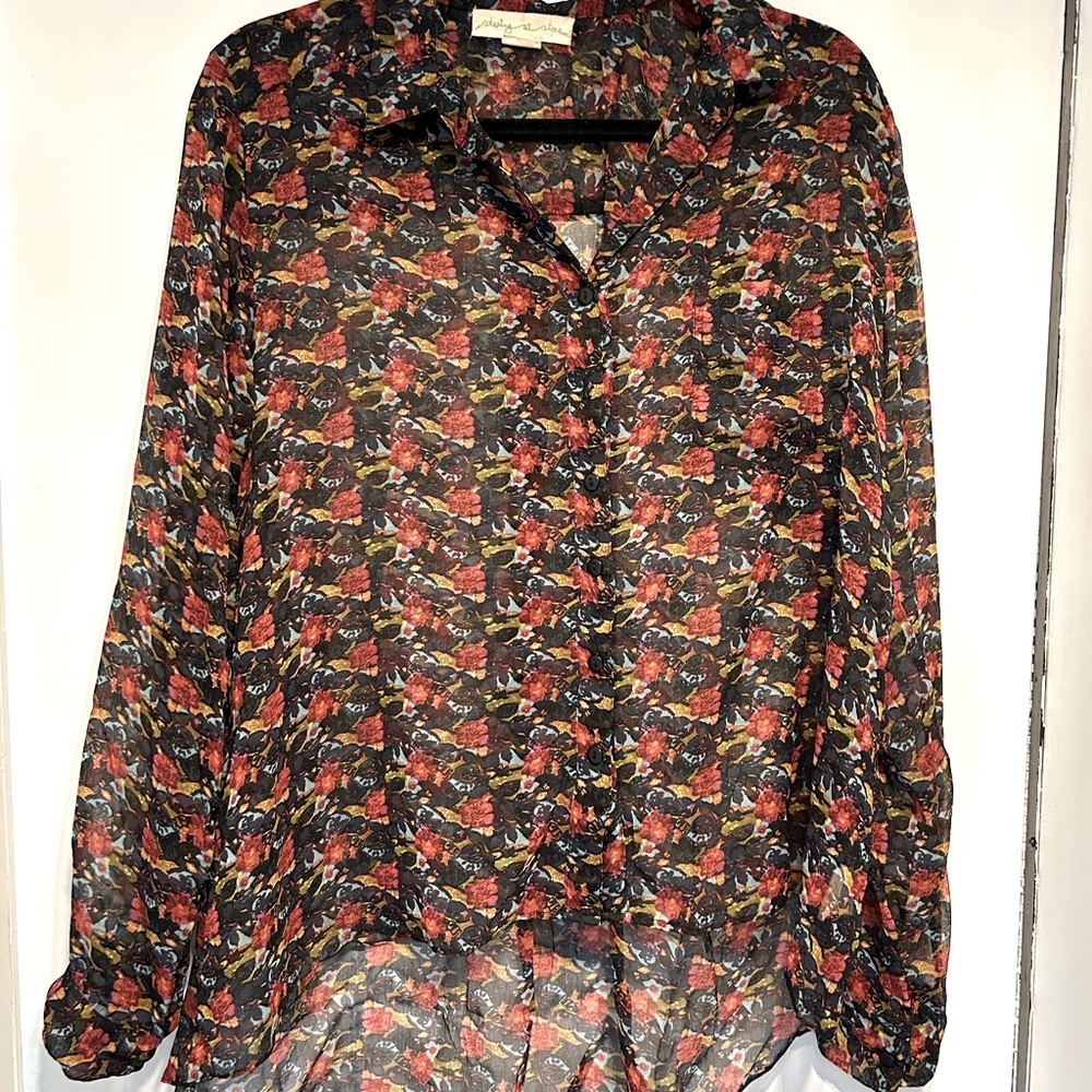 STARING AT STARS - Hi-Low Sheer Floral Blouse